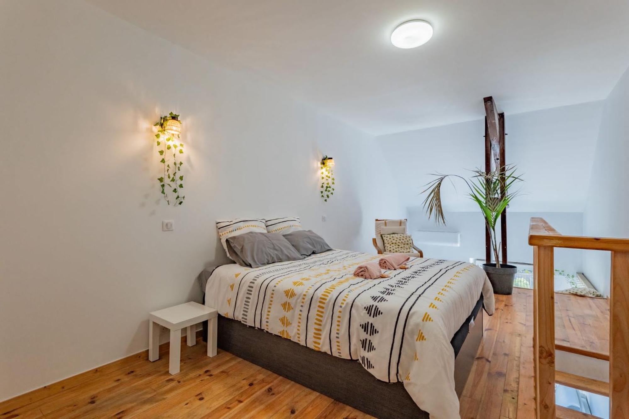 Golfe Juan T2 Mezzanine 40m²+ Parking Apartment