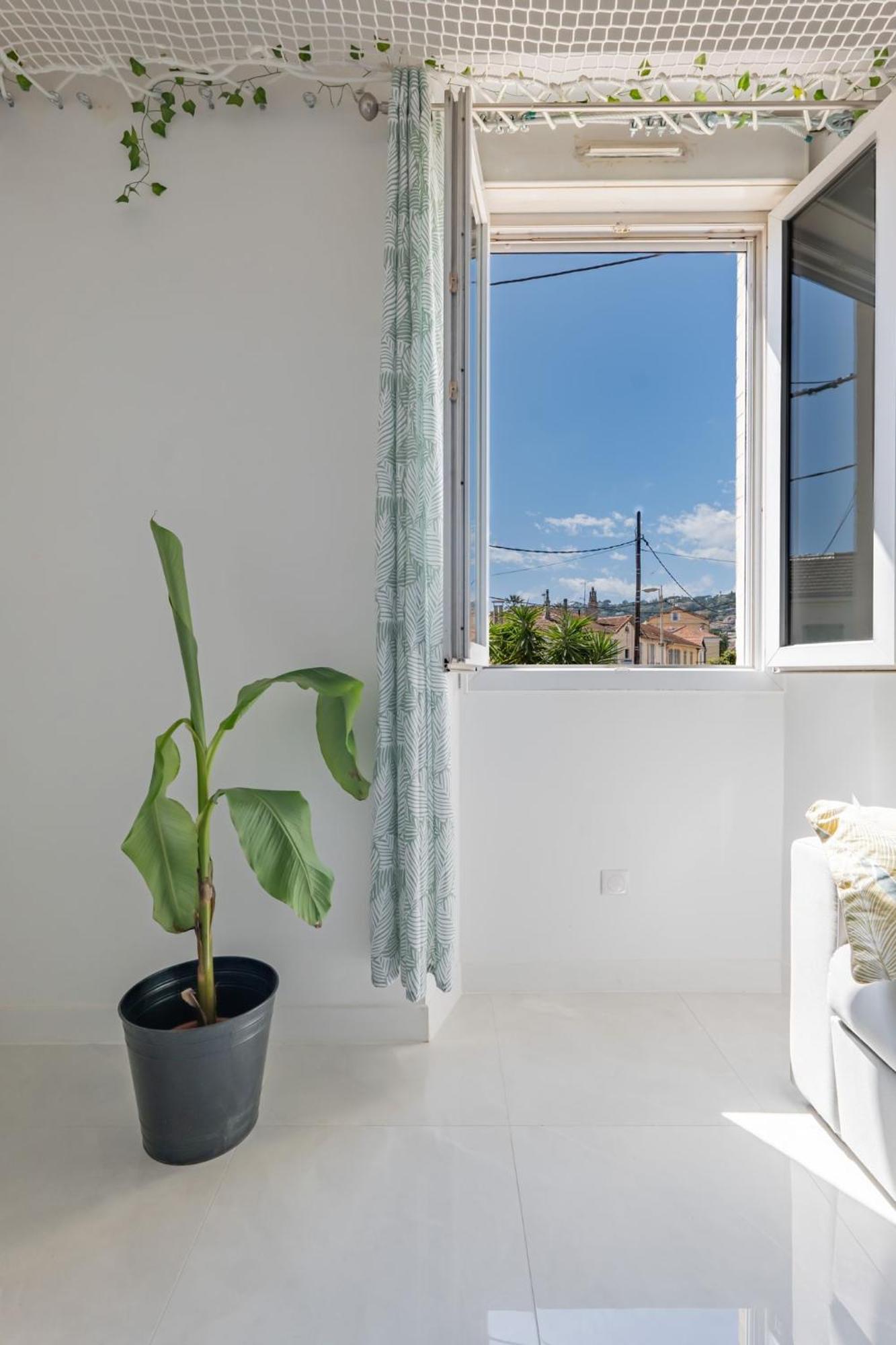 Golfe Juan T2 Mezzanine 40m²+ Parking